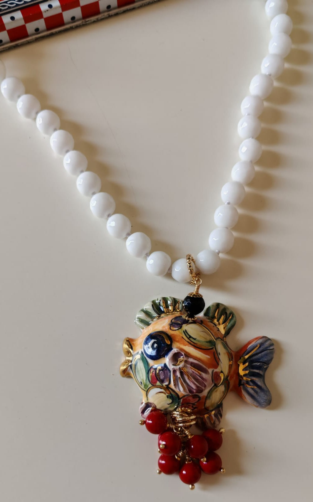 Collana Pesciolino e agata bianca