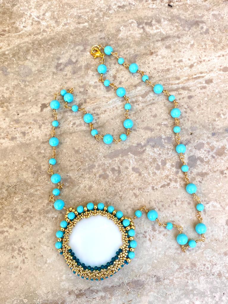 Turquoises and White Agate Necklace